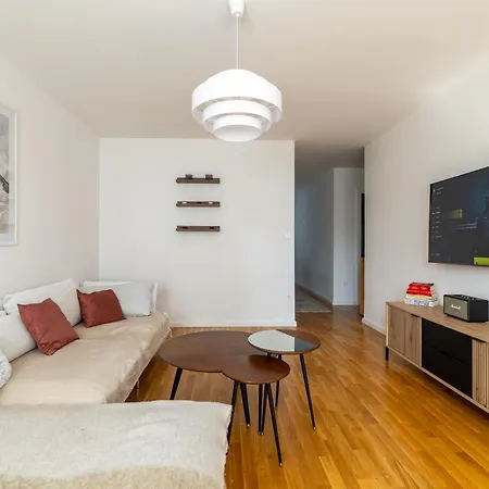 Urban Nest Grbavica Apartmán *